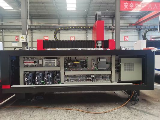 1000W-6000W โลหะ 3015 ไฟเบอร์เลเซอร์ Cutter เครื่องตัดเลเซอร์สําหรับเหล็ก เหล็กเหล็ก อลูมิเนียม ทองแดงแผ่นตัด