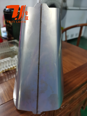 เครื่องเชื่อมเลเซอร์ไฟเบอร์อัตโนมัติ 2000W สําหรับการเชื่อมสปาย
