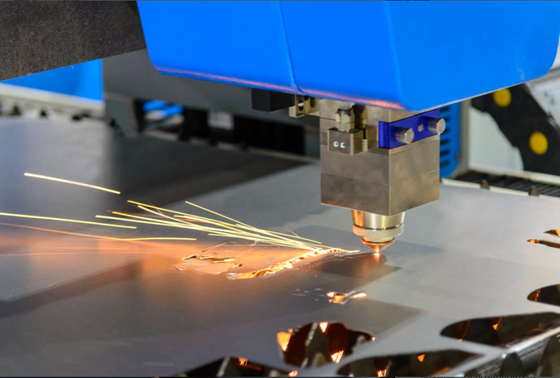 เครื่องตัดเลเซอร์เส้นใย Cnc โลหะ 3kw ราคาโรงงาน