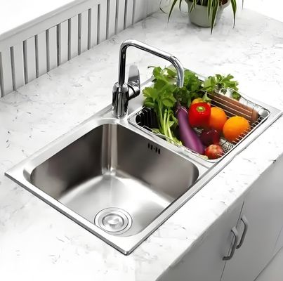 เครื่องเชื่อมเลเซอร์อัตโนมัติ 1500W ที่กําหนดเอง