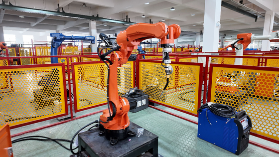 6 Axis Robot Arm อัตโนมัติ ไฟเบอร์ 3D เครื่องตัดเลเซอร์สําหรับสแตนเลส