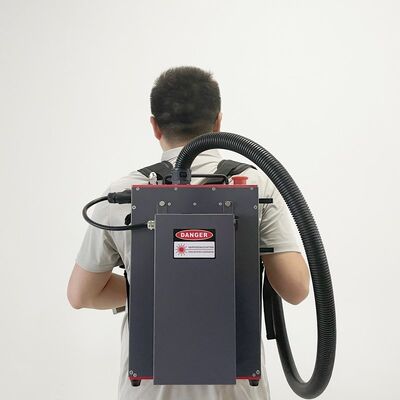 เครื่องทำความสะอาดเลเซอร์แบบมือถือ 100W ประเภทเป้สะพายหลัง อุปกรณ์กำจัดสีเลเซอร์ใยแก้ว